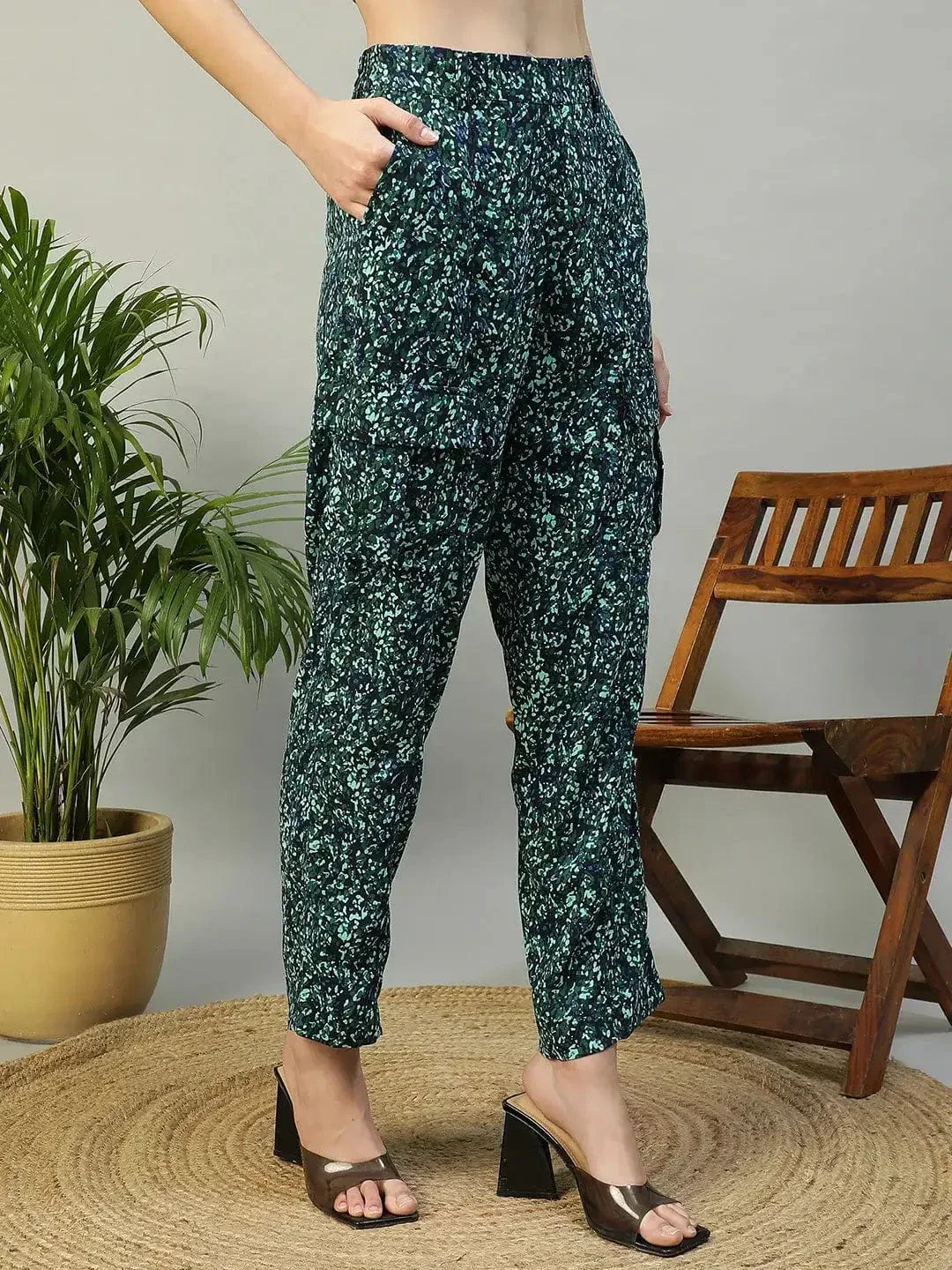 Trendy Blue Floral Print Elasticated Crargo Style Women Pant - Image 4