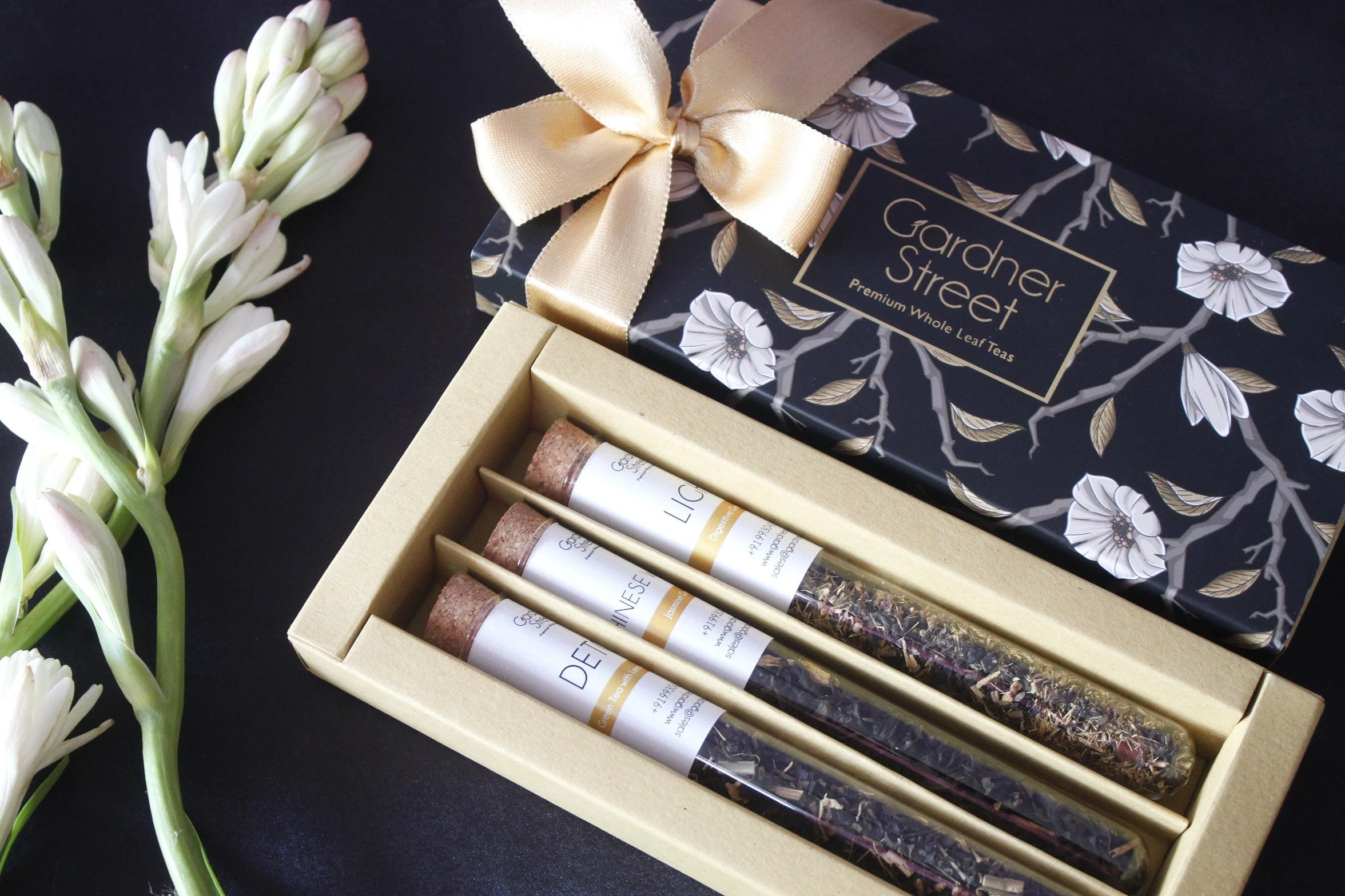 Triple Tea Treat – 3 Loose Leaf Tea Blends in Test Tubes - Image 2