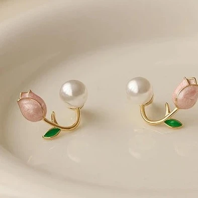Tulip Earrings With Gift Box - Image 2