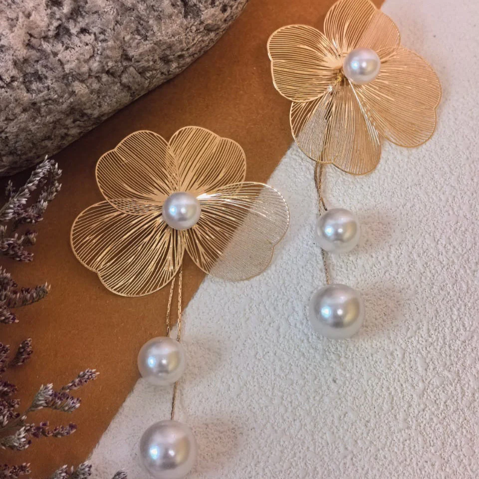 Twilight Bloom Rose Gold Earring - Image 2