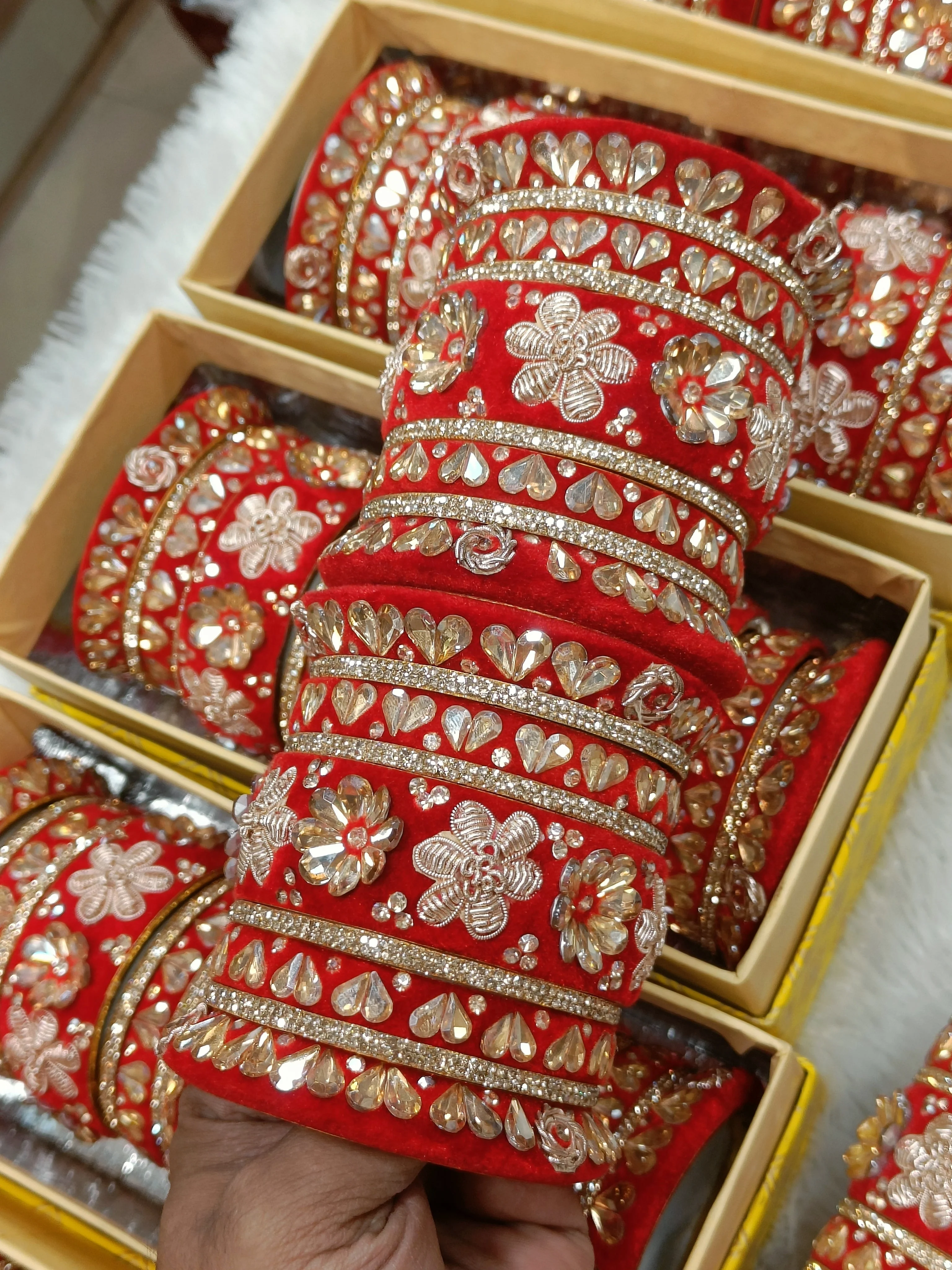 VELVET JARDOSI BANGLES - Image 2