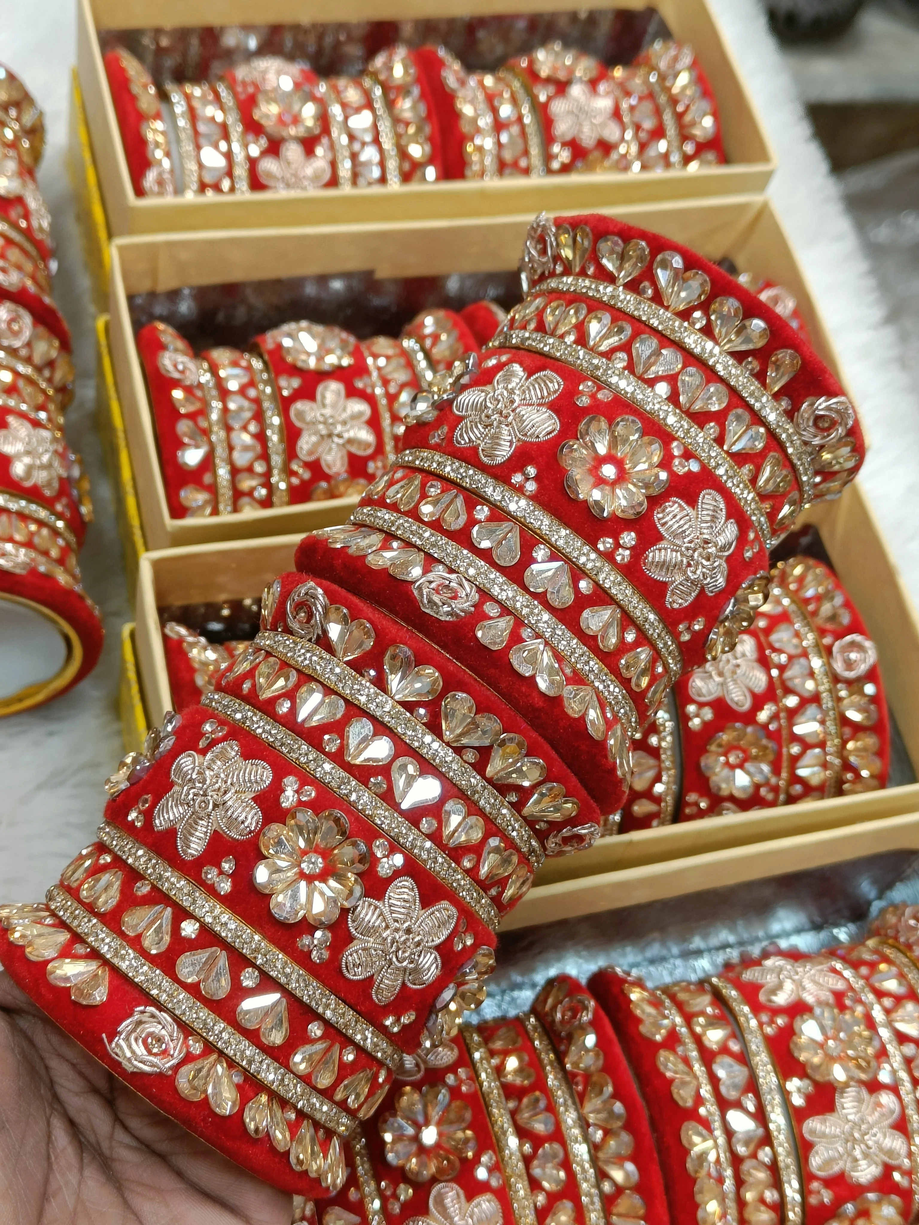 VELVET JARDOSI BANGLES - Image 3