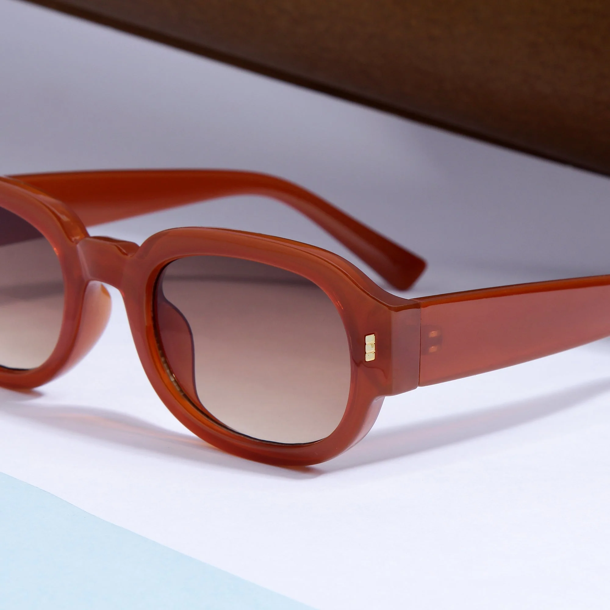 Venom Orange Brown Oval Sunglasses - Image 2