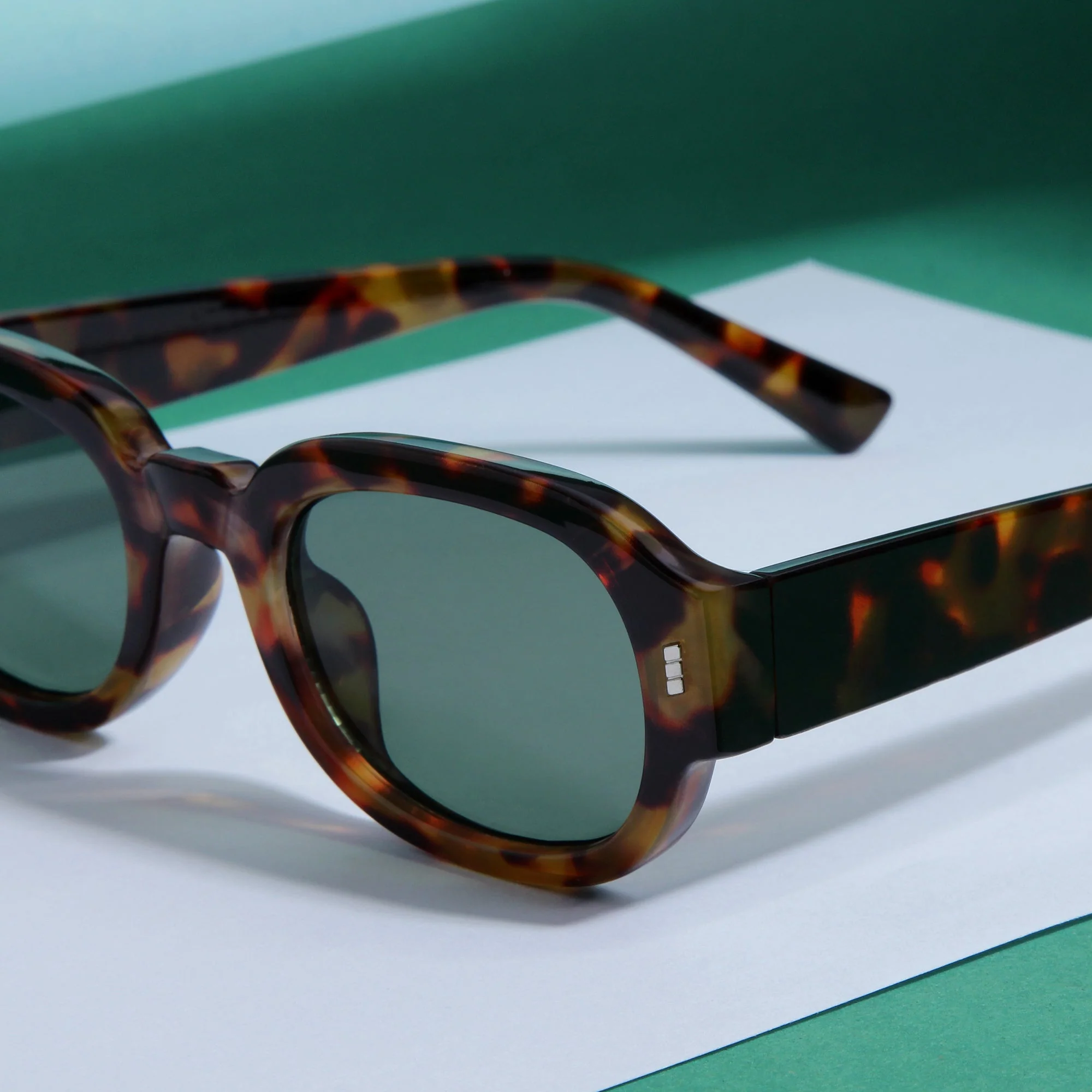 Venom Tortoise Green Oval Sunglasses - Image 2