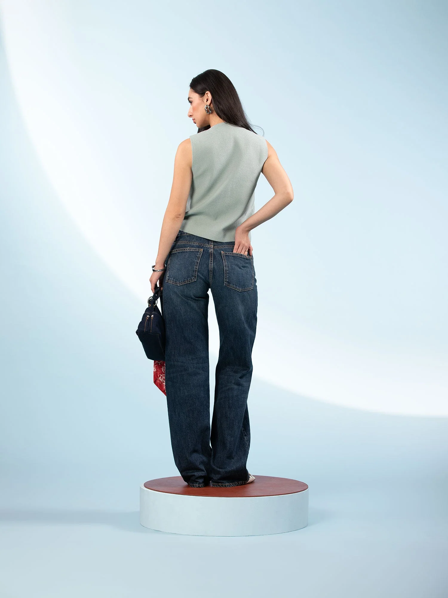 Vest with Bow Closure - Image 8