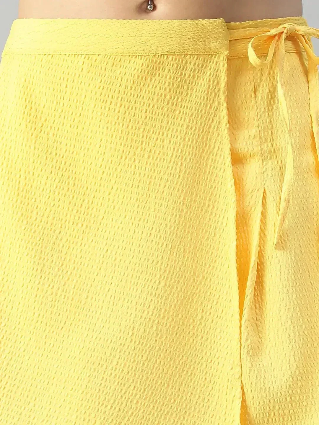 Vibey Solid Yellow Elasticated Tie-Up Detail Seersucker Dobby Women Skort with Front Flap - Image 6