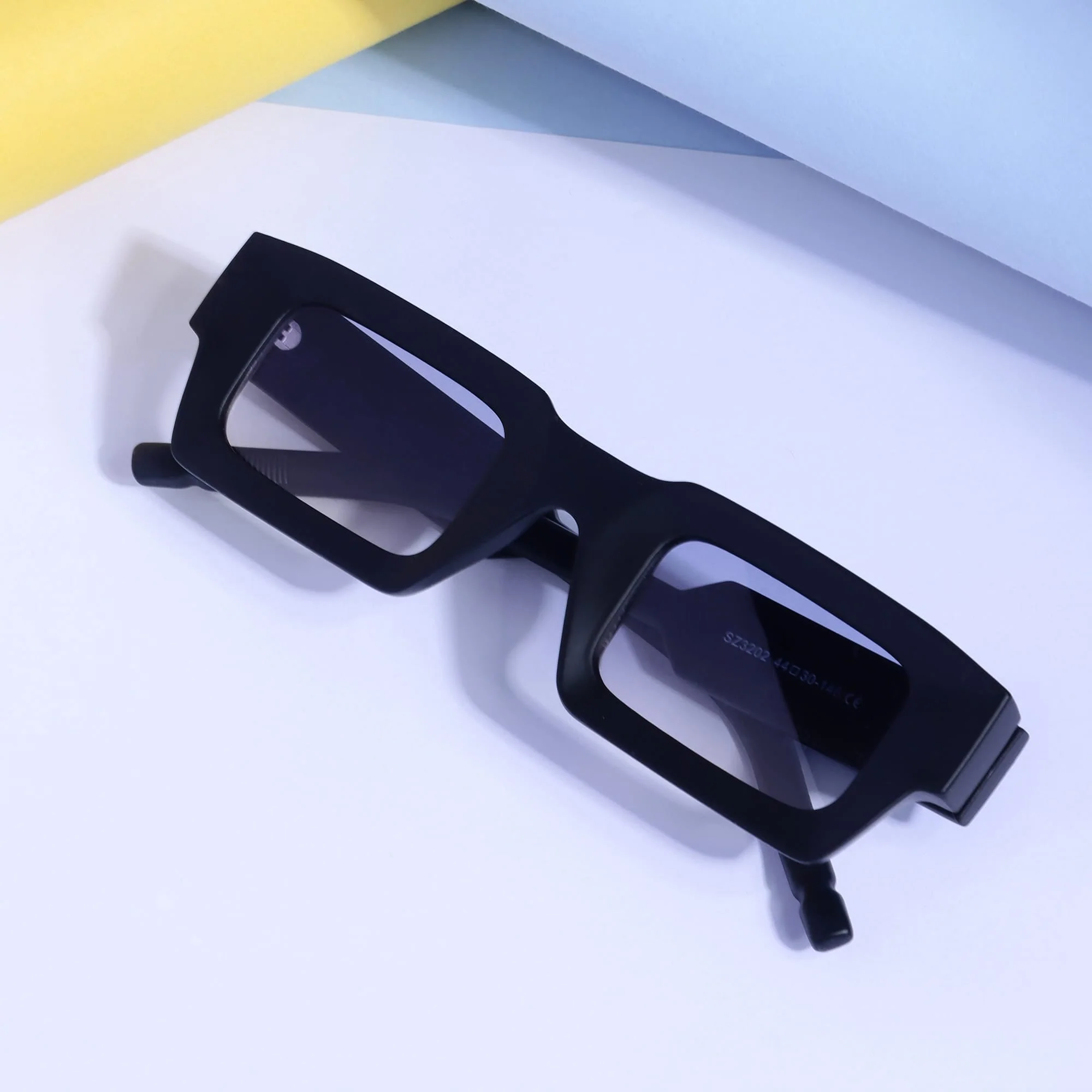 Vintage V2 Black Peach Gradient Rectangle Sunglasses - Image 4