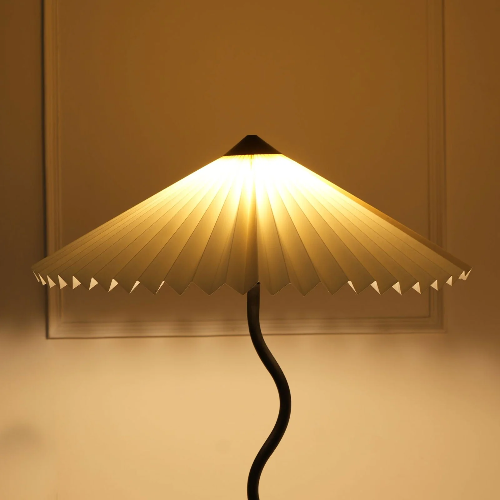 Wavy Floor Lamp - Image 7