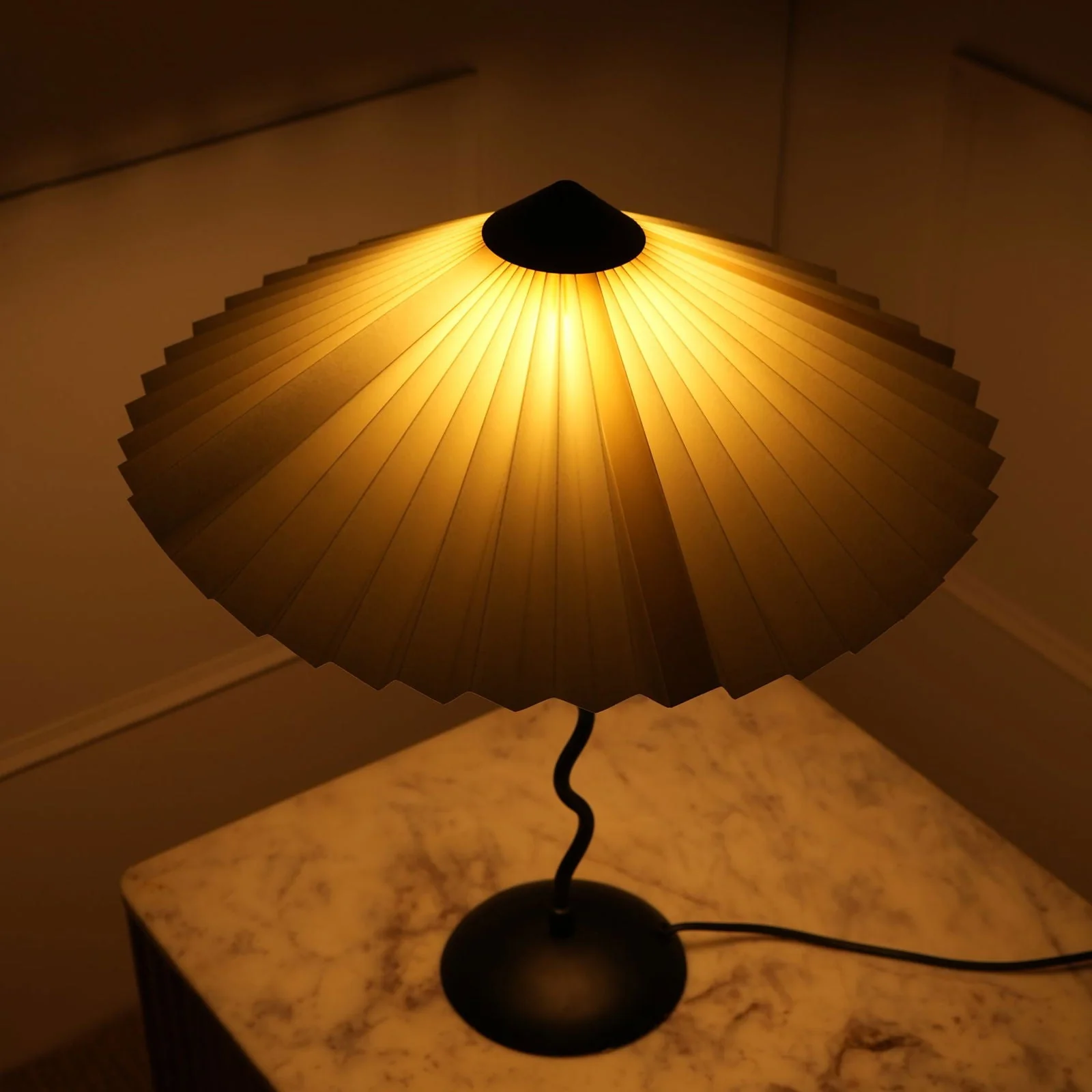 Wavy Table Lamp - Image 5