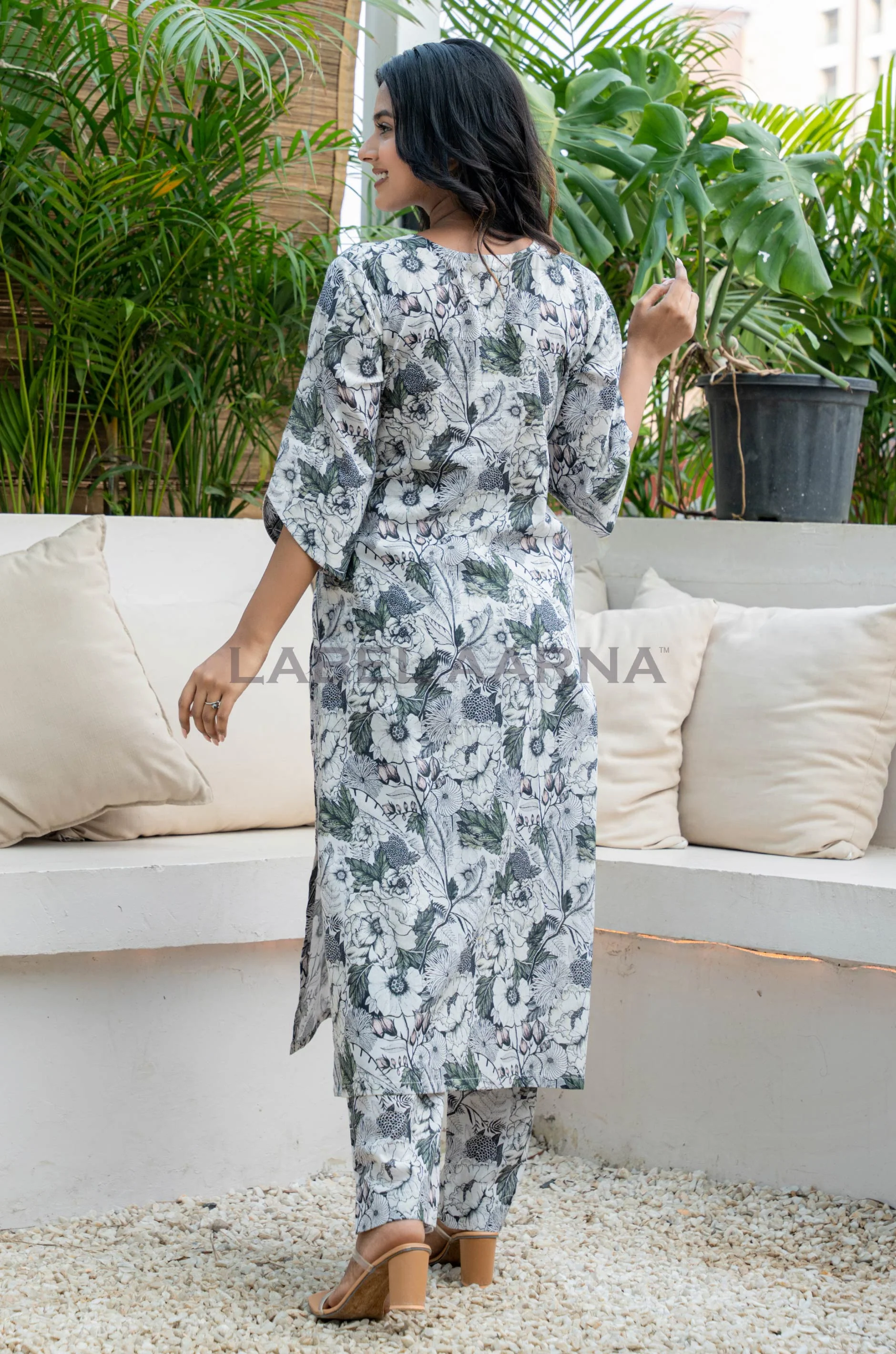 White Floral Cotton Kurta And Pant With Digital Print - Image 2