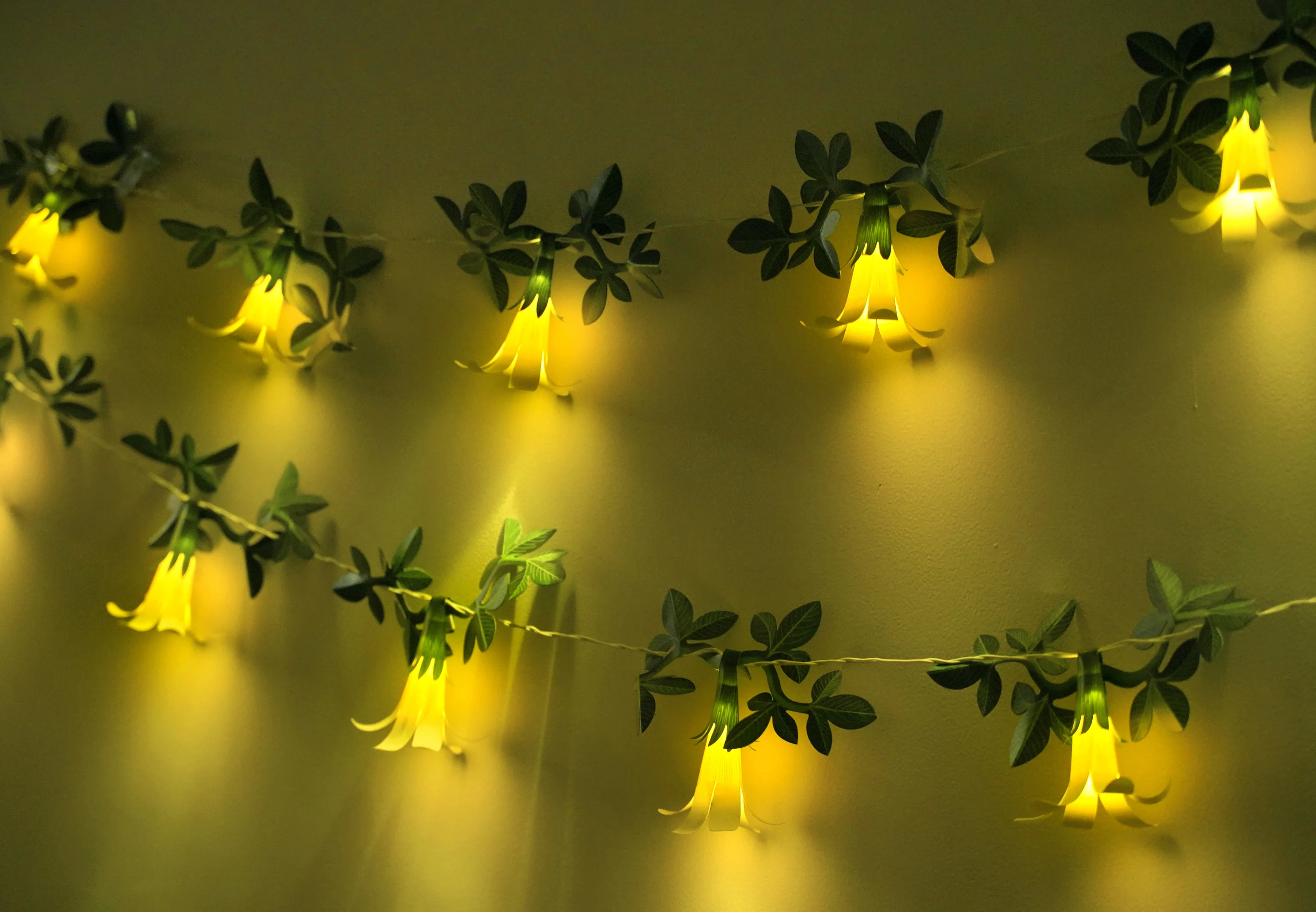 White Paper Flower Fairy Lights (12 flowers) - Image 2