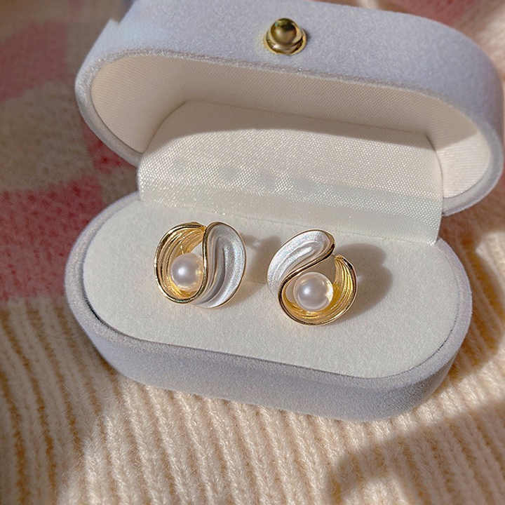 White Pearl Stud Earring - Image 5