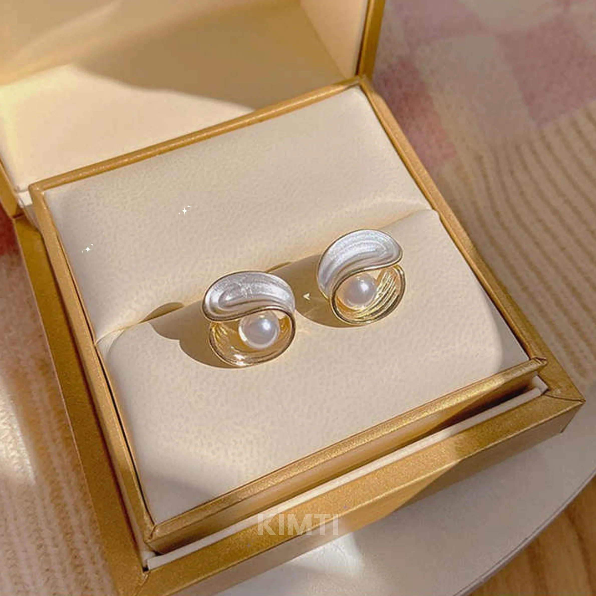 White Pearl Stud Earring - Image 7