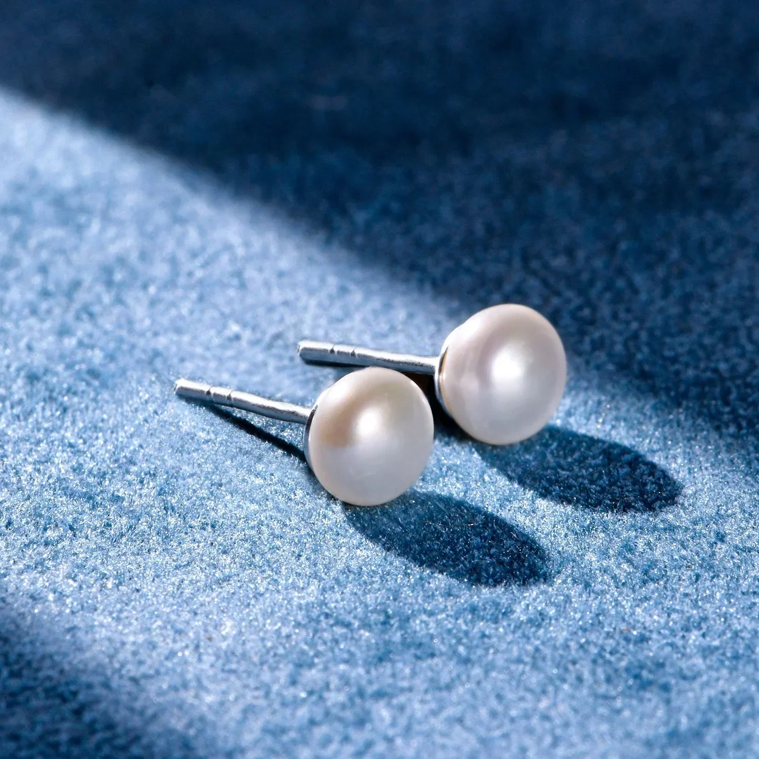 White Pearl Studs Earring - Image 4