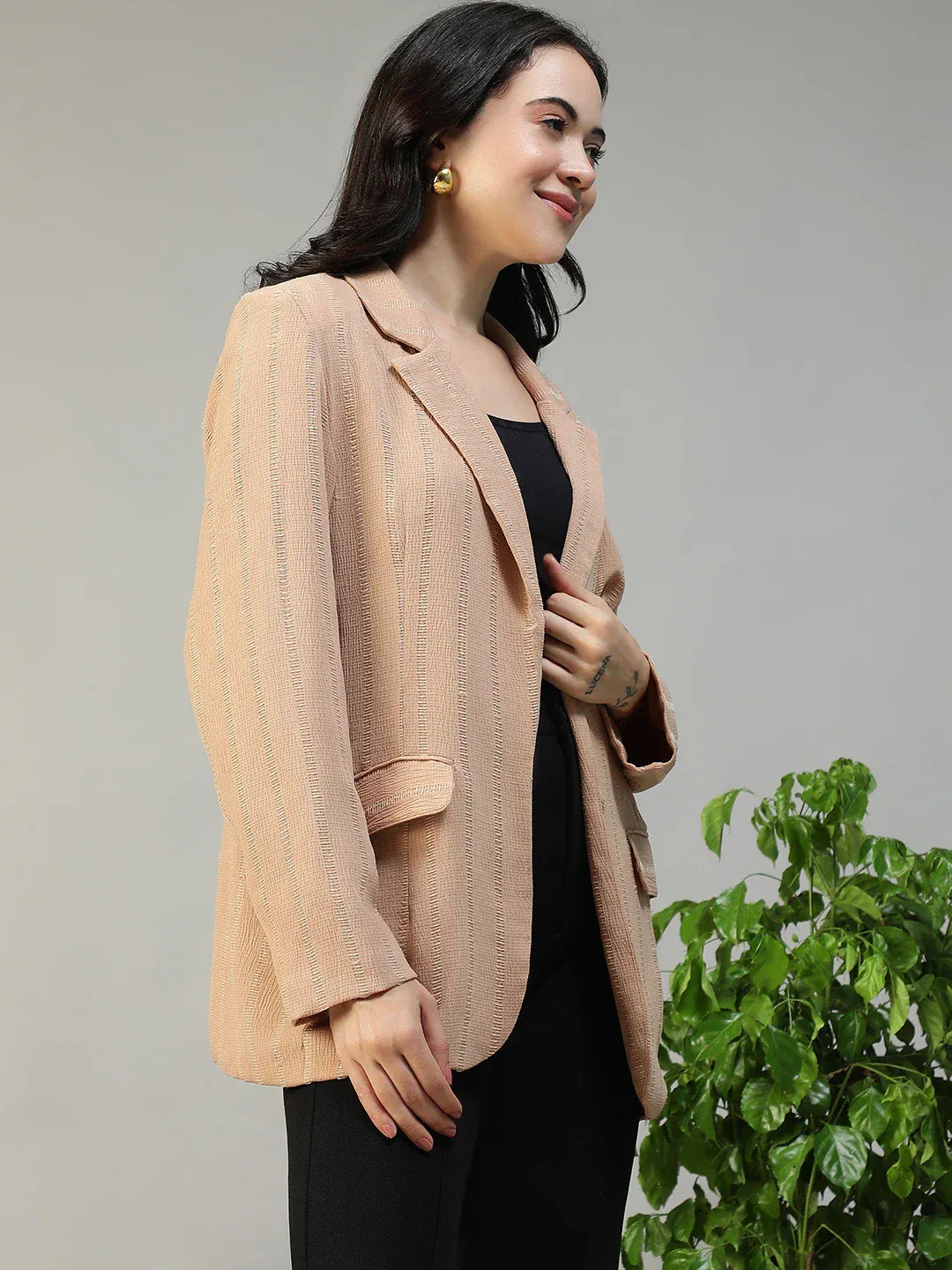 Women Beige Stripe Dobby Button-Down Blazer With Front Pockets | Oxolloxo - Image 5