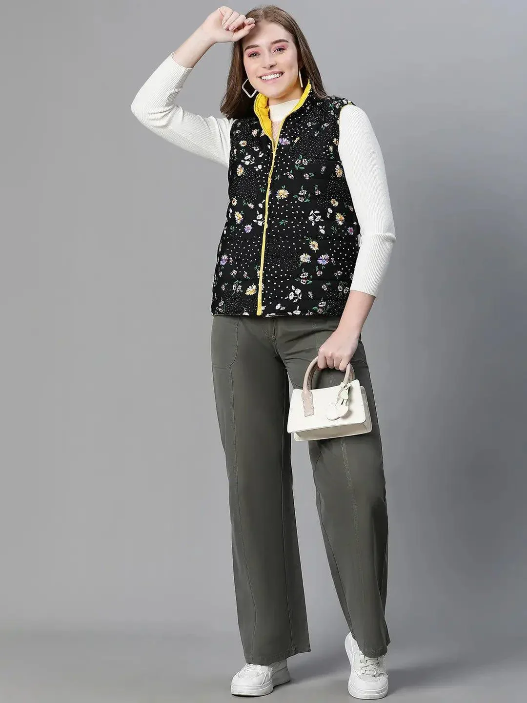 Women Black Floral Print Zip Lined Sleevless Reversible Jacket - Image 9
