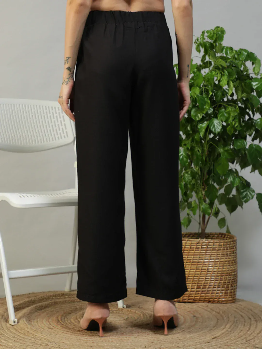 Women Black Straight Pants with Side Pockets - Image 6