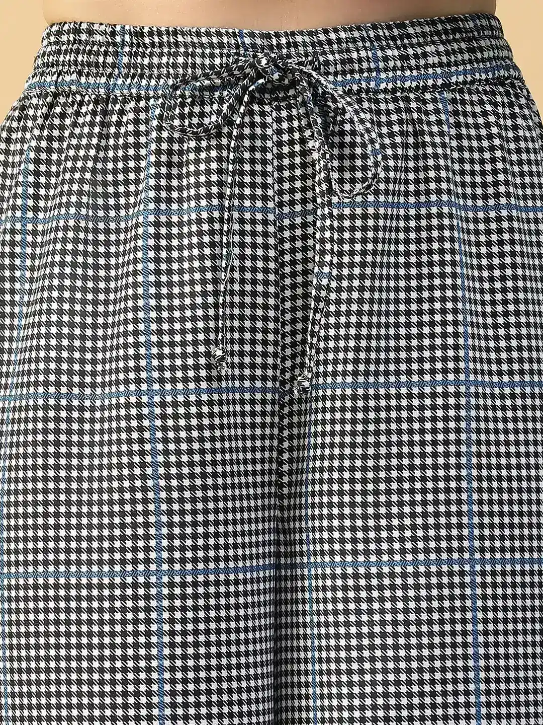 Women Black & White Check Print Full Length Pants with Side Pockets - Image 6