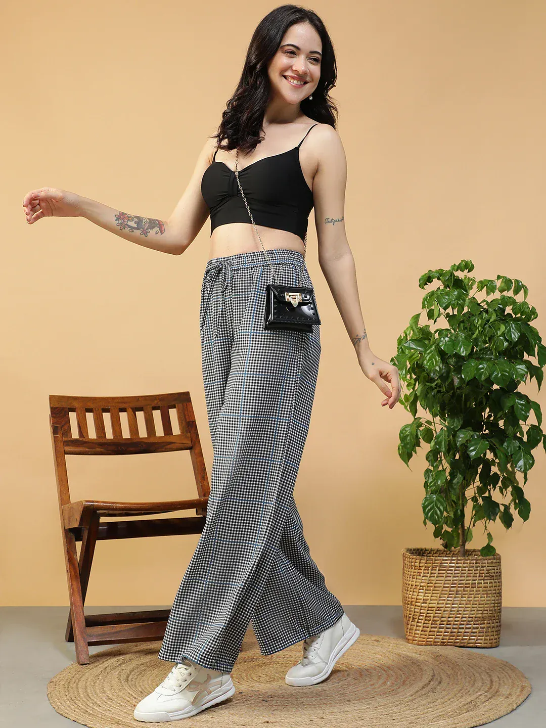 Women Black & White Check Print Full Length Pants with Side Pockets - Image 7