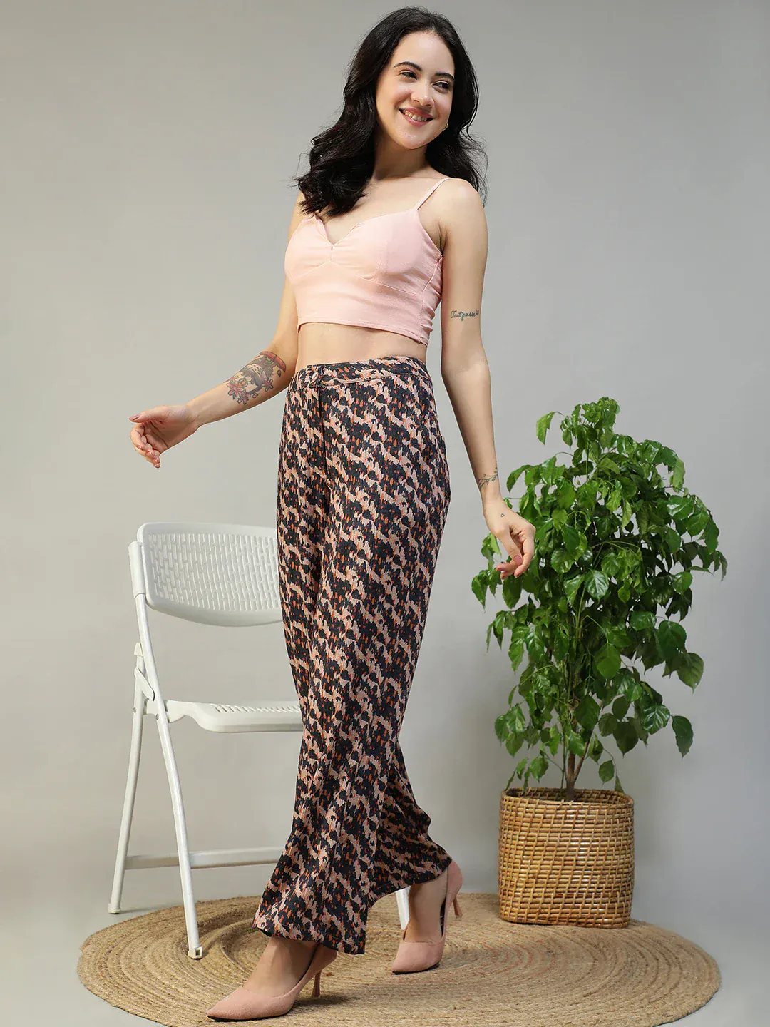 Women Brown Abstract Print Straight Pants with Elastic Waist - Image 3