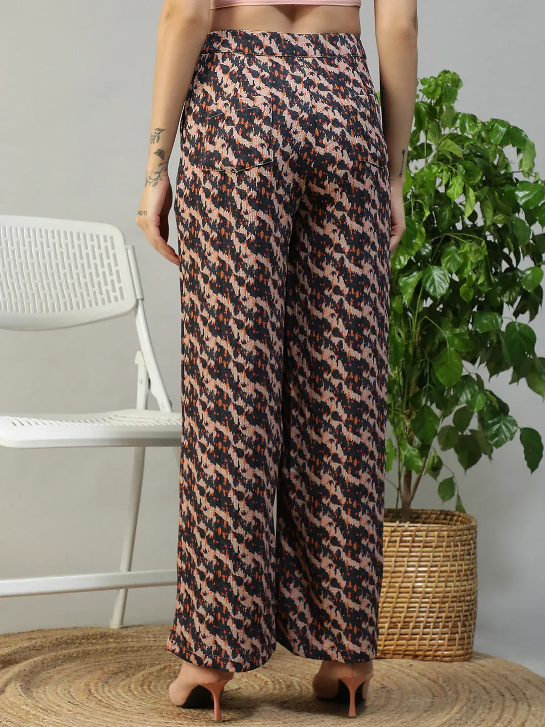 Women Brown Abstract Print Straight Pants with Elastic Waist - Image 6