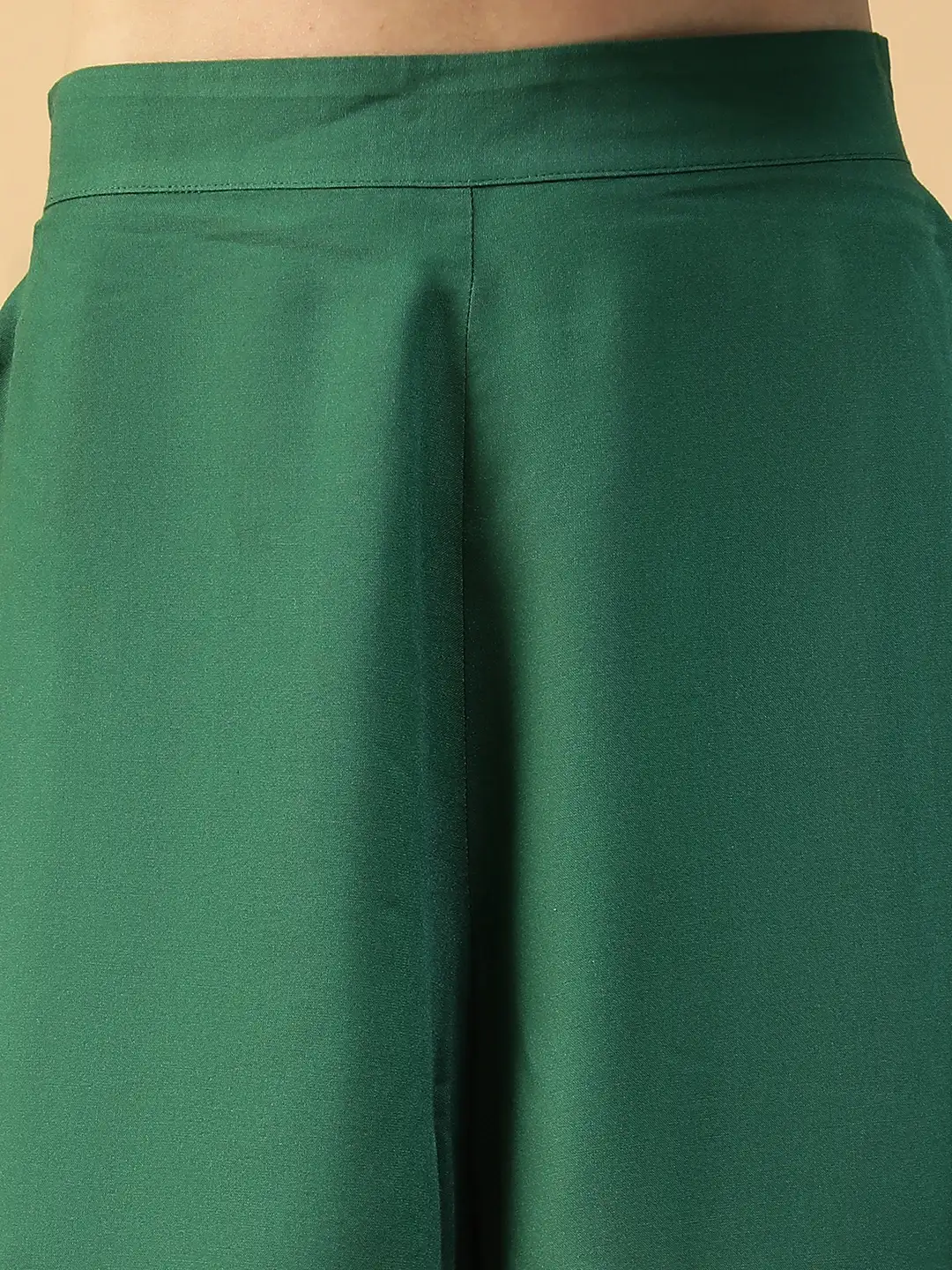 Women Green Elasticated Shorts with Side Pockets - Image 2