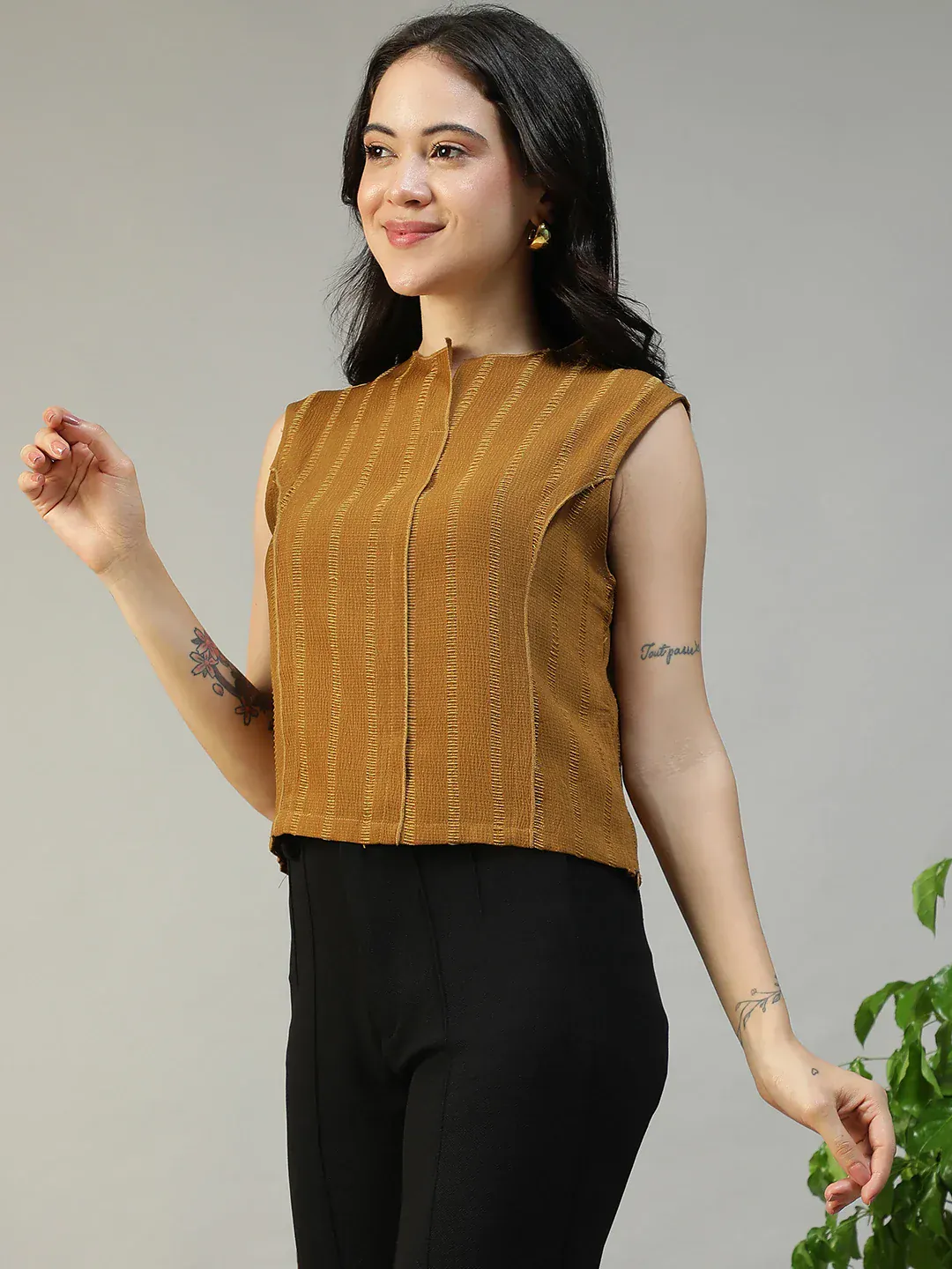 Women Mustard Round Neck Sleeveless Top With Side Zip Closure - Image 3
