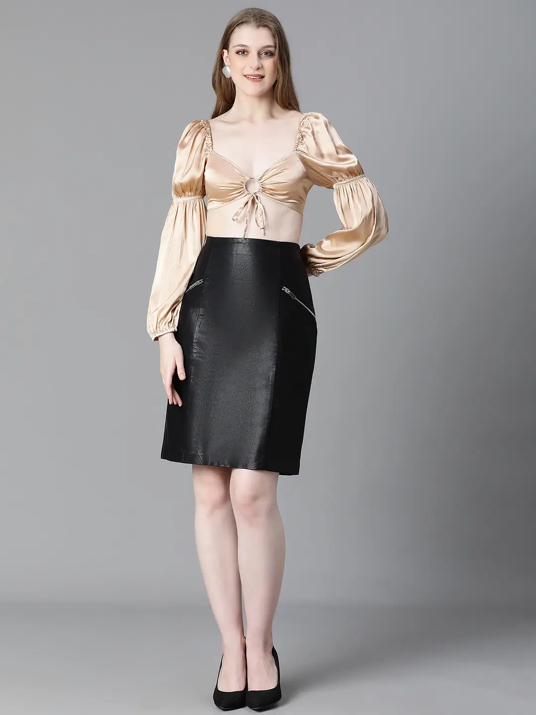 Women Soild White V-Neck Ring With Tie-Up Detailed Satin Crop Top - Image 2
