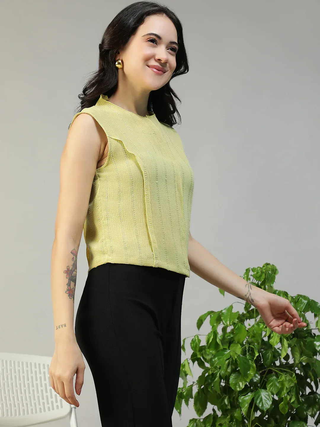 Women Yellow Round Neck Sleeveless Top With Side Zip Closure - Image 5