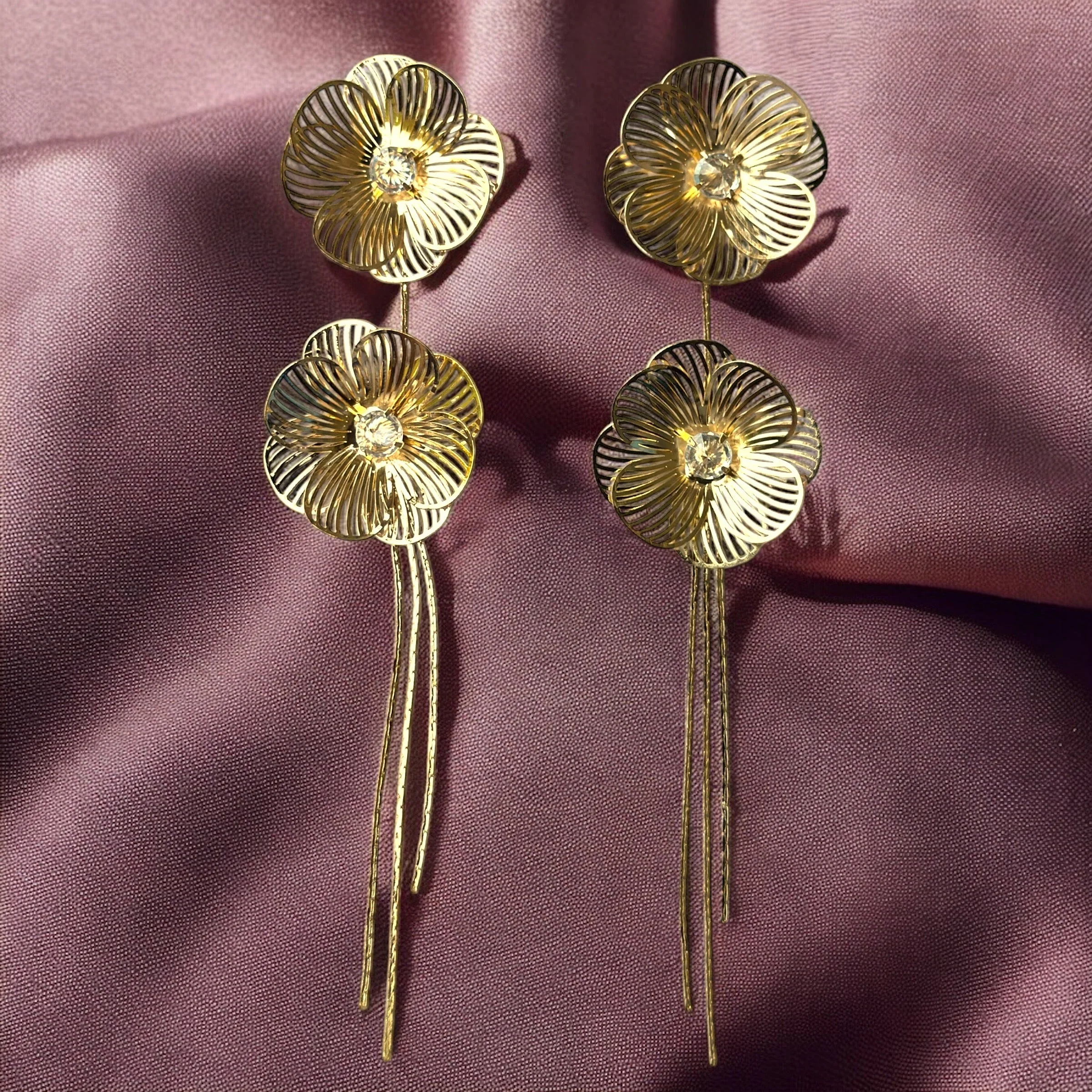 Zara Dupe Golden Drop Earring - Image 3
