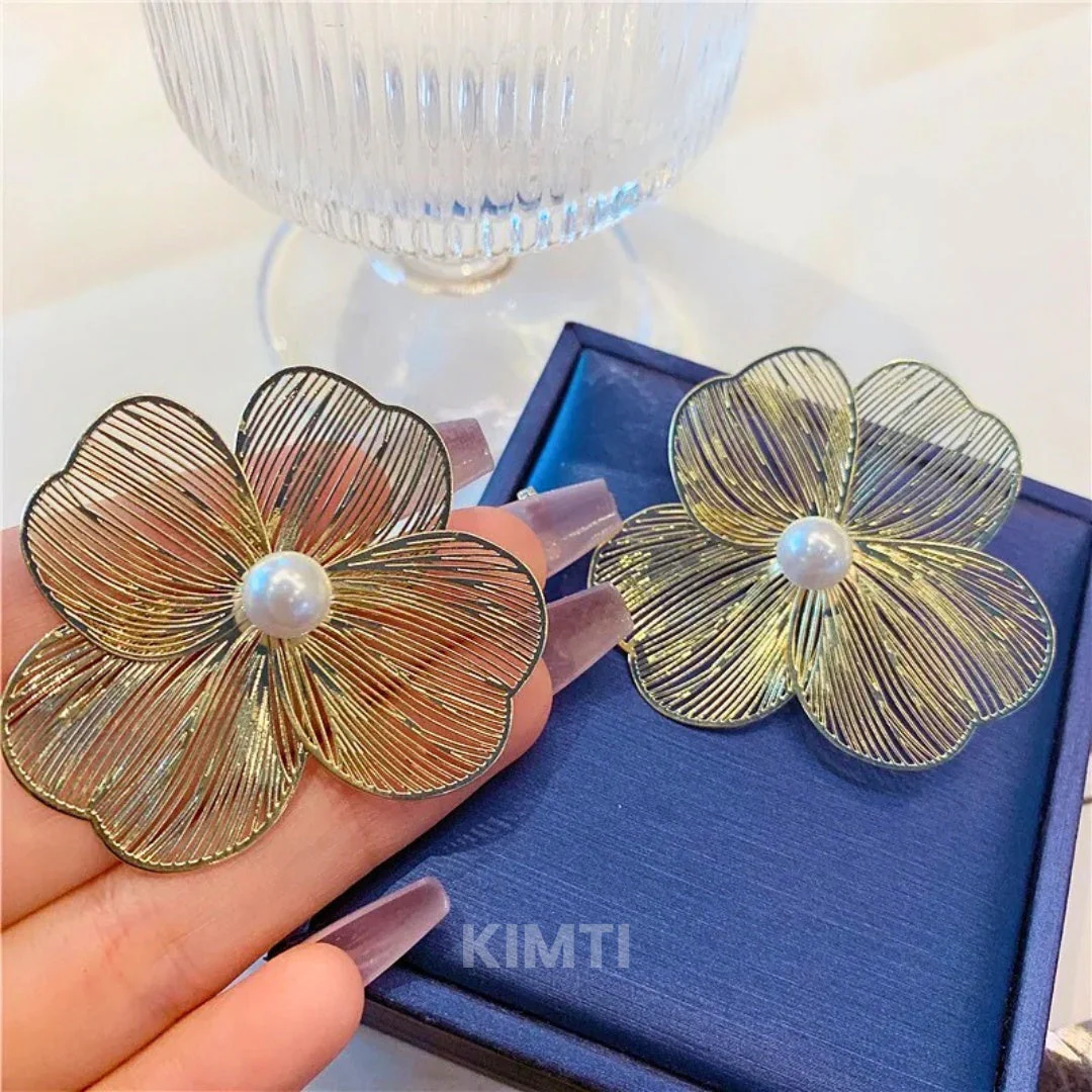 Zara Dupe Golden Stud Earring — Buy Any 5 for Rs. 599 - Image 2